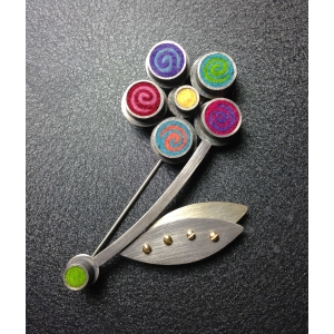Gerber Daisy Brooch in Multicolor Spirals